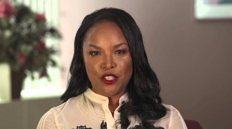 Lynn Whitfield Family Wife Children Dating Net Worth Nationality