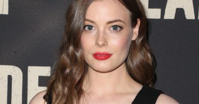 Gillian Jacobs Family Wife Children Dating Net Worth Nationality